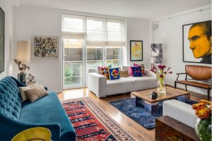 Decorar con cojines un sofá