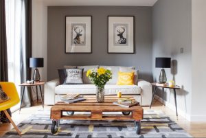 Decorar con cojines con estampado gráfico